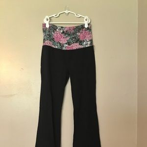 rue21 Flare Floral Fold Top Yoga Pants